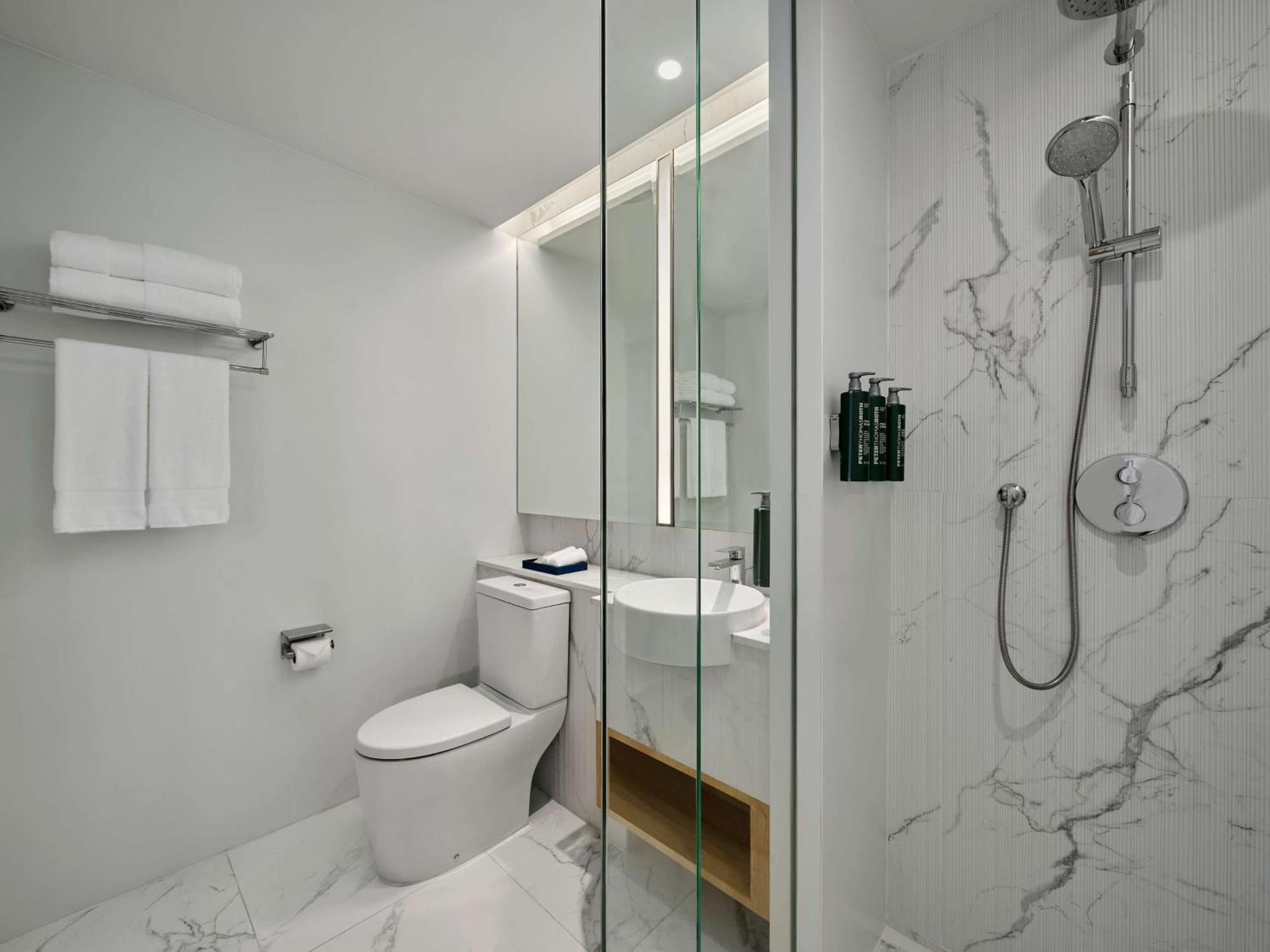 Hilton Garden Inn Bangkok Riverside Екстериор снимка