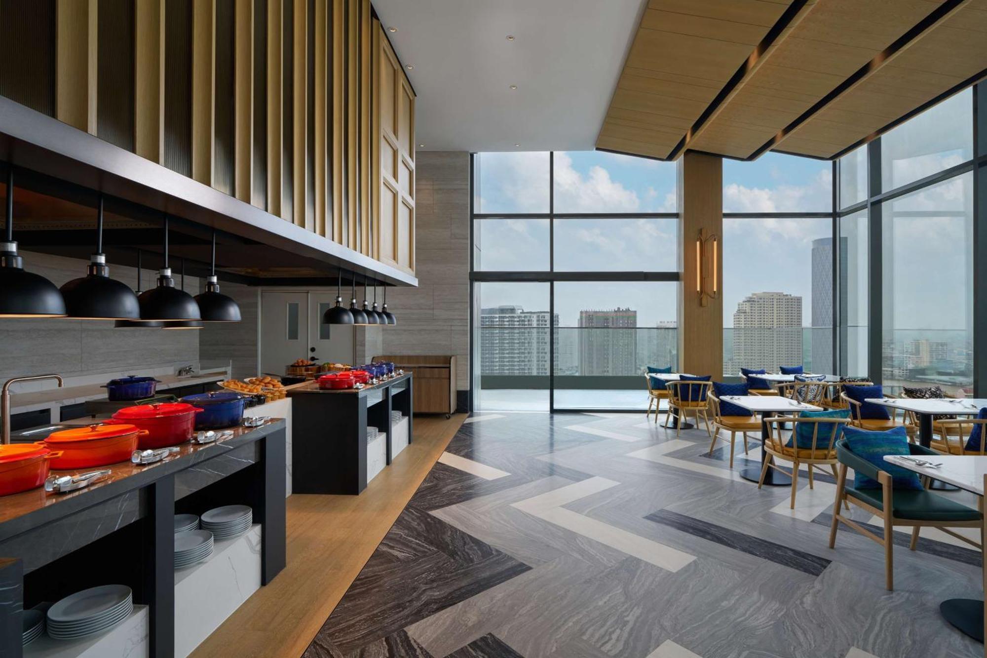 Hilton Garden Inn Bangkok Riverside Екстериор снимка