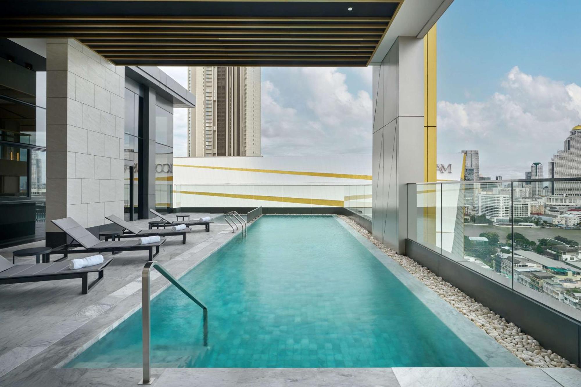 Hilton Garden Inn Bangkok Riverside Екстериор снимка